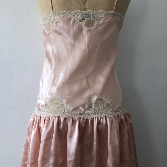 Vintage | Ballet Pink Silk & Lace Slip - Picture 7 of 15